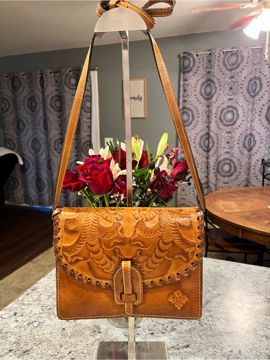 Patricia Nash Handbags - Patricia Nash Hand-Tooled Tan Leather Crossbody Bag EUC